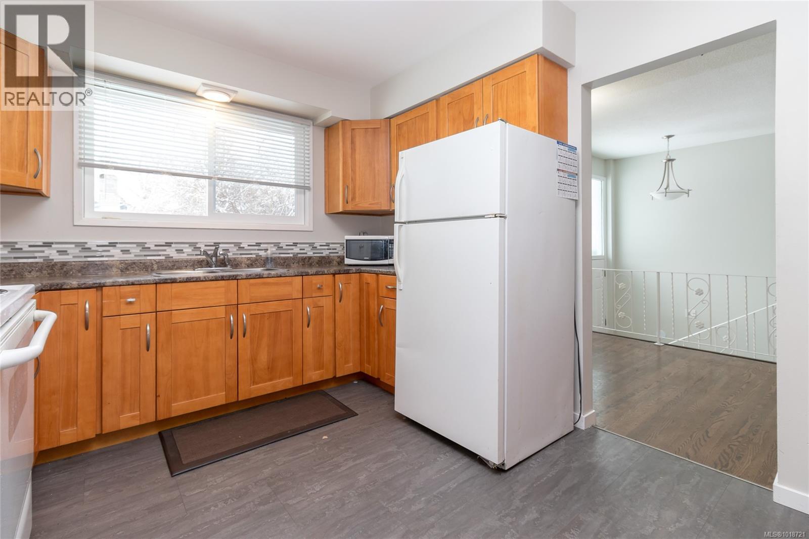 1116 THUNDERBIRD DR - 9