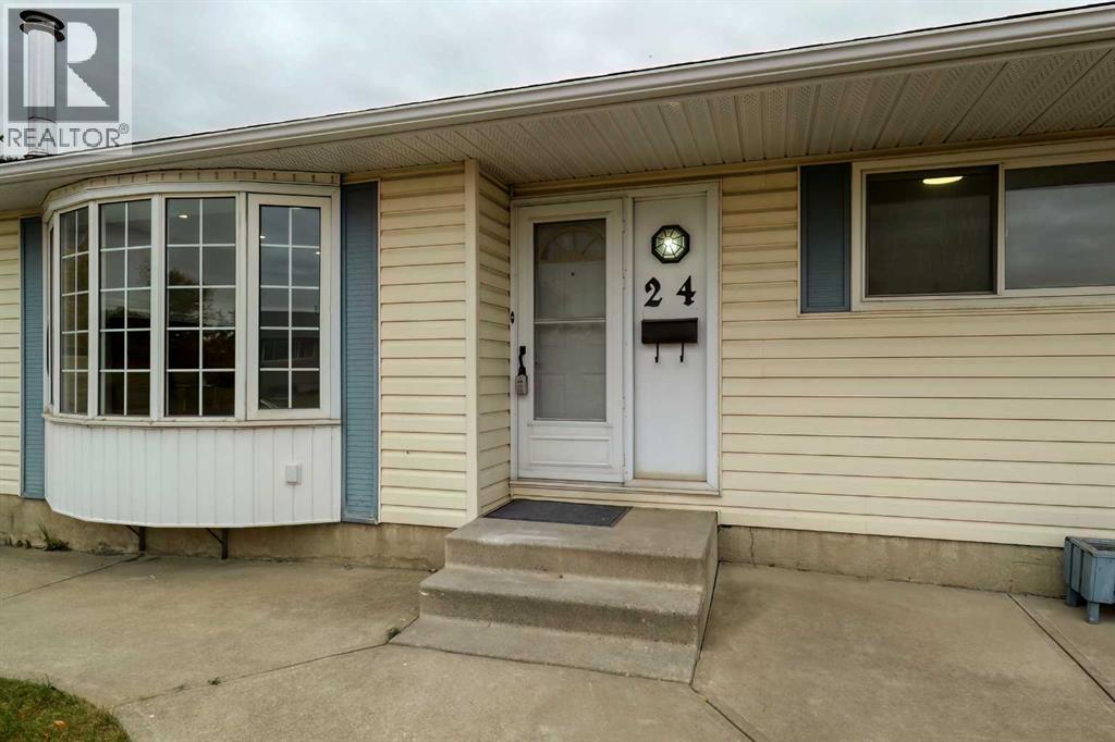 Single Family House Bungalow for Sale in  Rundleson Way NE Rundle Calgary 