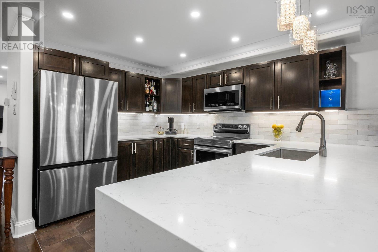 Property 11 of 50 of 279 Bently Drive