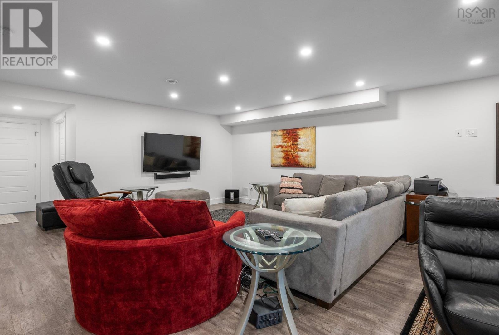 Property 32 of 50 of 279 Bently Drive