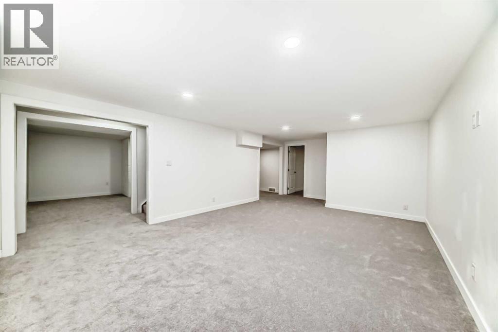 Single Family House Bungalow for Sale in  Whitestone Road NE Whitehorn Calgary 