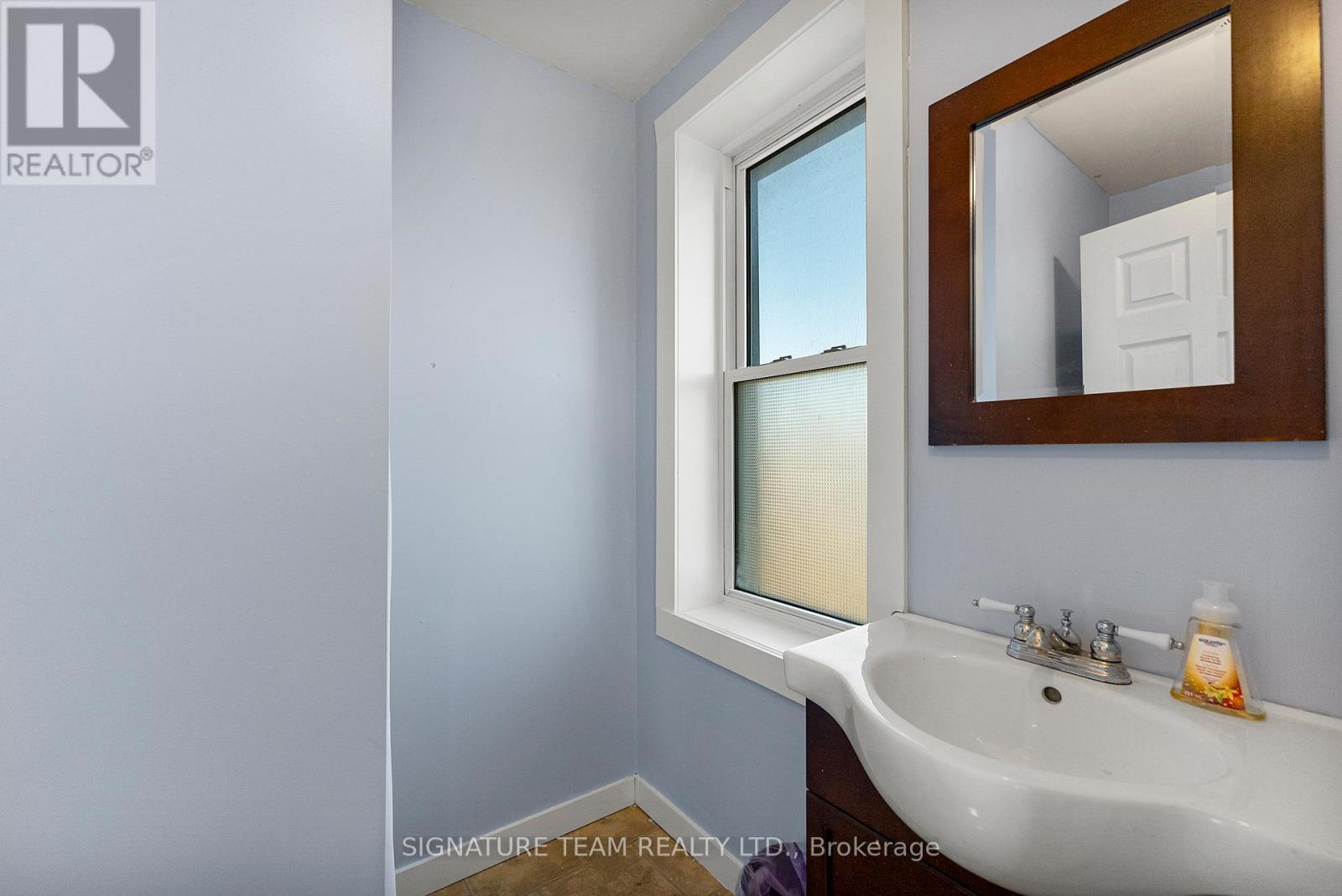 22 ASTROLABE ROAD - 23