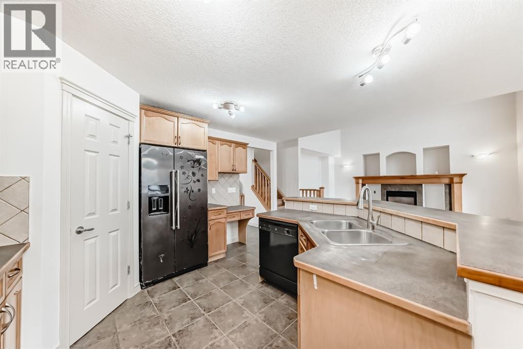 Single Family House for Sale in  Evanston Rise NW Evanston Calgary 