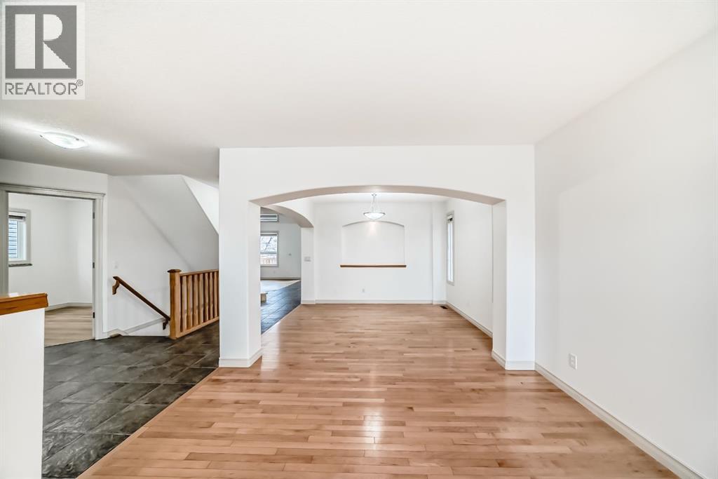 Single Family House for Sale in  Evanston Rise NW Evanston Calgary 