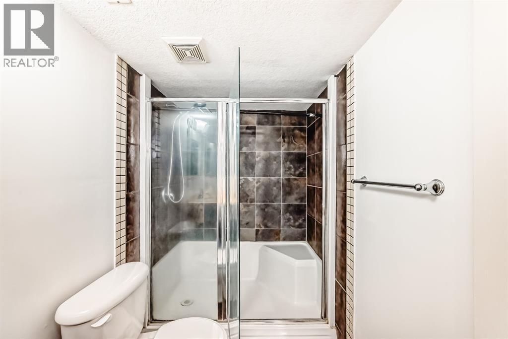 Single Family House for Sale in  Evanston Rise NW Evanston Calgary 