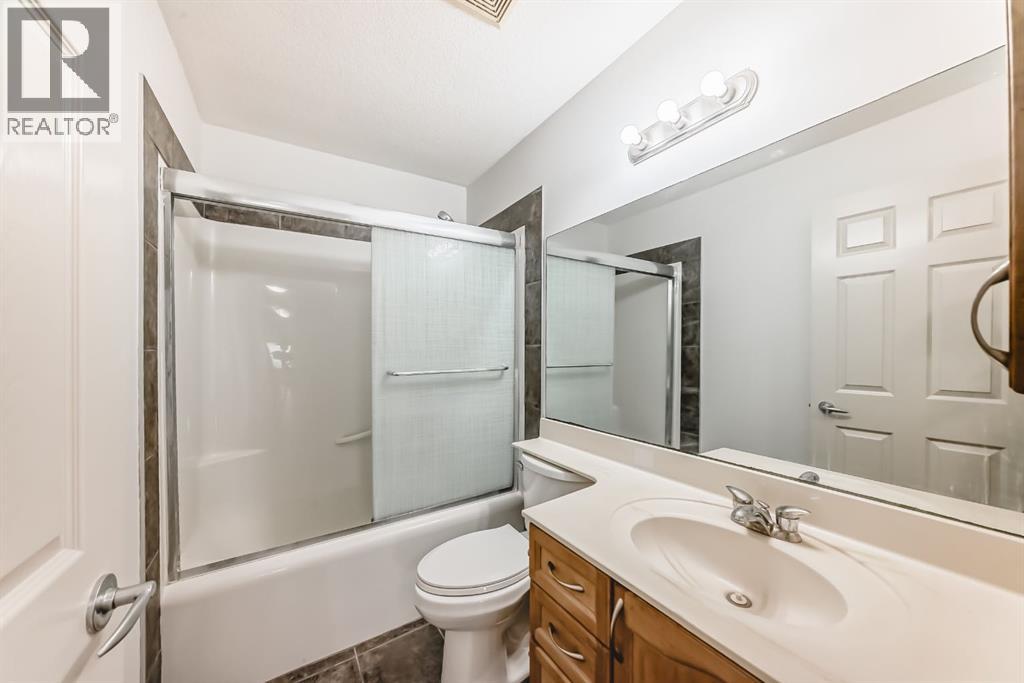 Single Family House for Sale in  Evanston Rise NW Evanston Calgary 