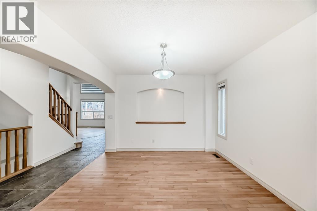 Single Family House for Sale in  Evanston Rise NW Evanston Calgary 