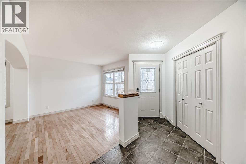 Single Family House for Sale in  Evanston Rise NW Evanston Calgary 