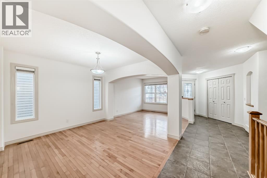 Single Family House for Sale in  Evanston Rise NW Evanston Calgary 