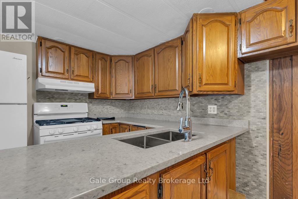 Single Family House Bungalow for Sale in  HWY  TROPICANA # CRESCENT E East Zorra-Tavistock (Hidden Valley) 