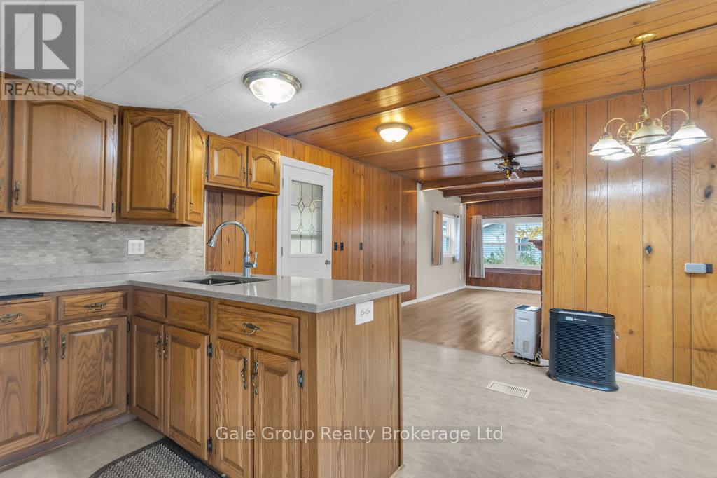 Single Family House Bungalow for Sale in  HWY  TROPICANA # CRESCENT E East Zorra-Tavistock (Hidden Valley) 