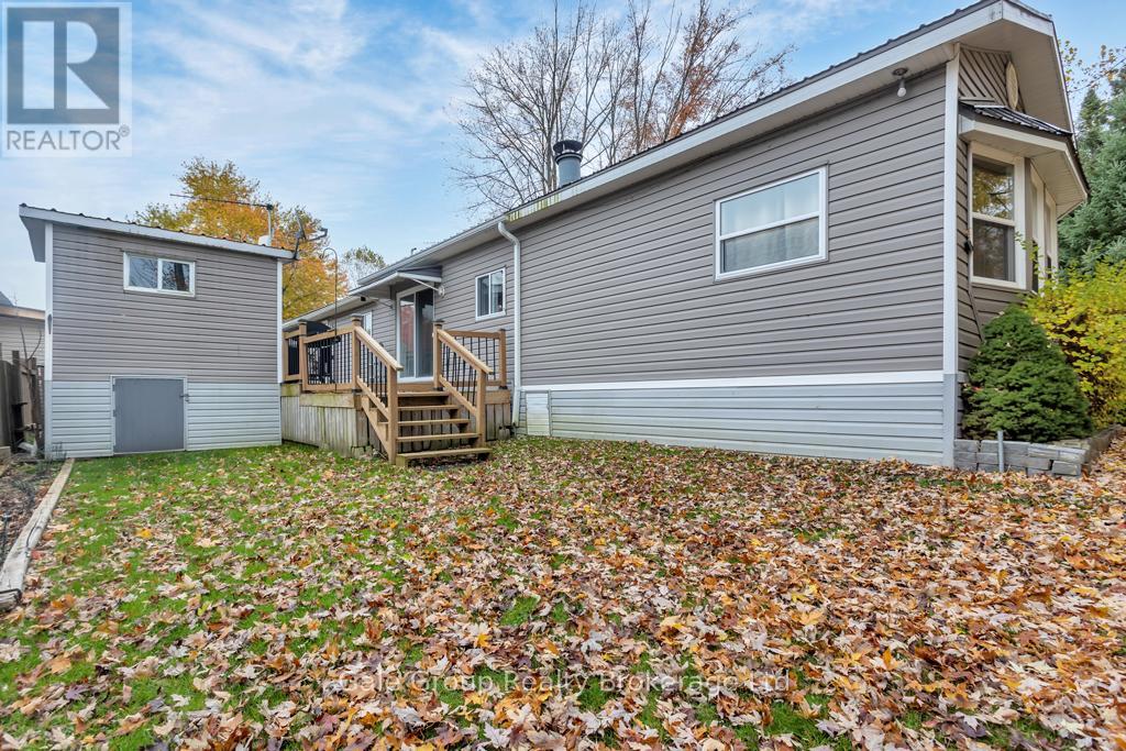 Single Family House Bungalow for Sale in  HWY  TROPICANA # CRESCENT E East Zorra-Tavistock (Hidden Valley) 