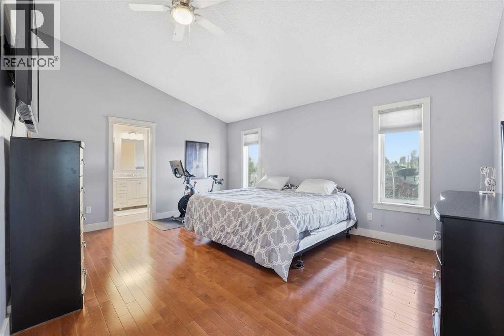 Single Family House for Sale in  Sceptre Court NW Scenic Acres Calgary 