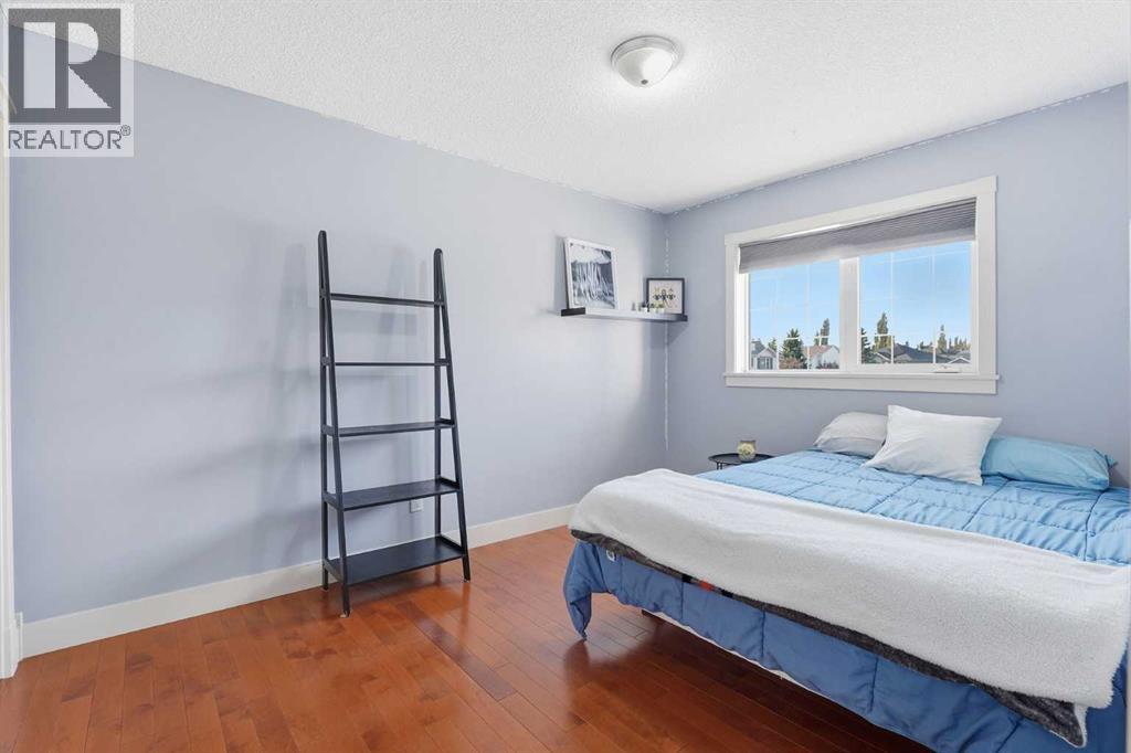 Single Family House for Sale in  Sceptre Court NW Scenic Acres Calgary 