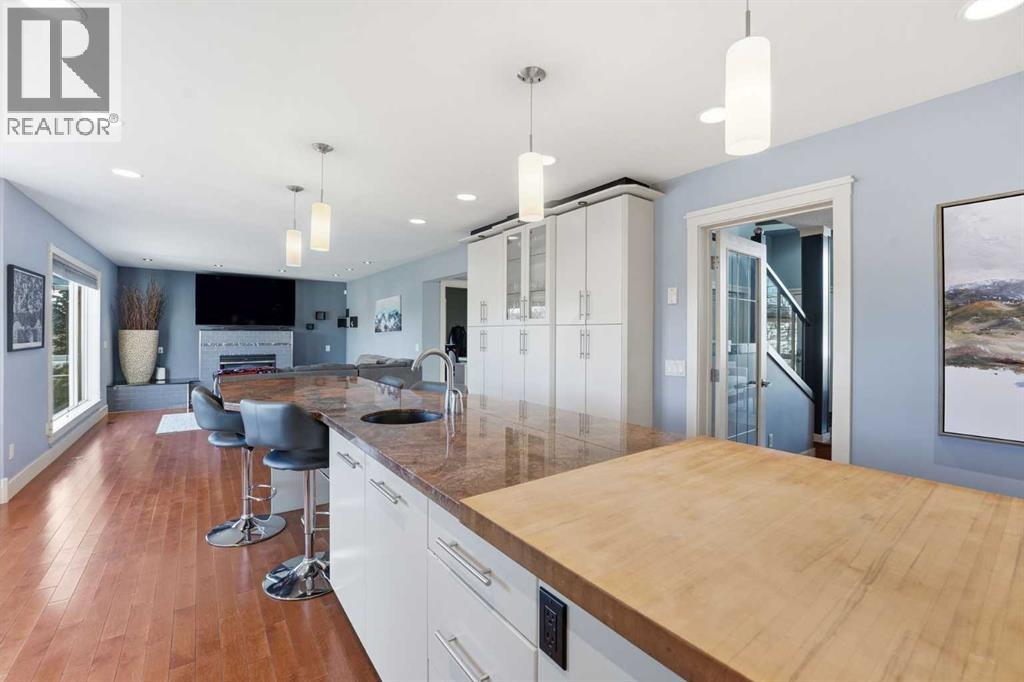 Single Family House for Sale in  Sceptre Court NW Scenic Acres Calgary 