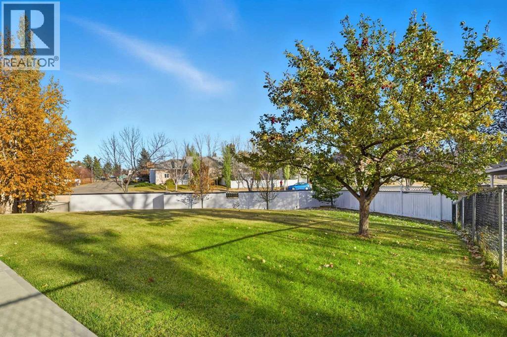 Single Family House for Sale in  Sceptre Court NW Scenic Acres Calgary 