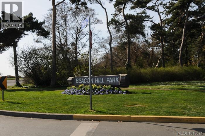 #302 1024 FAIRFIELD RD - 36