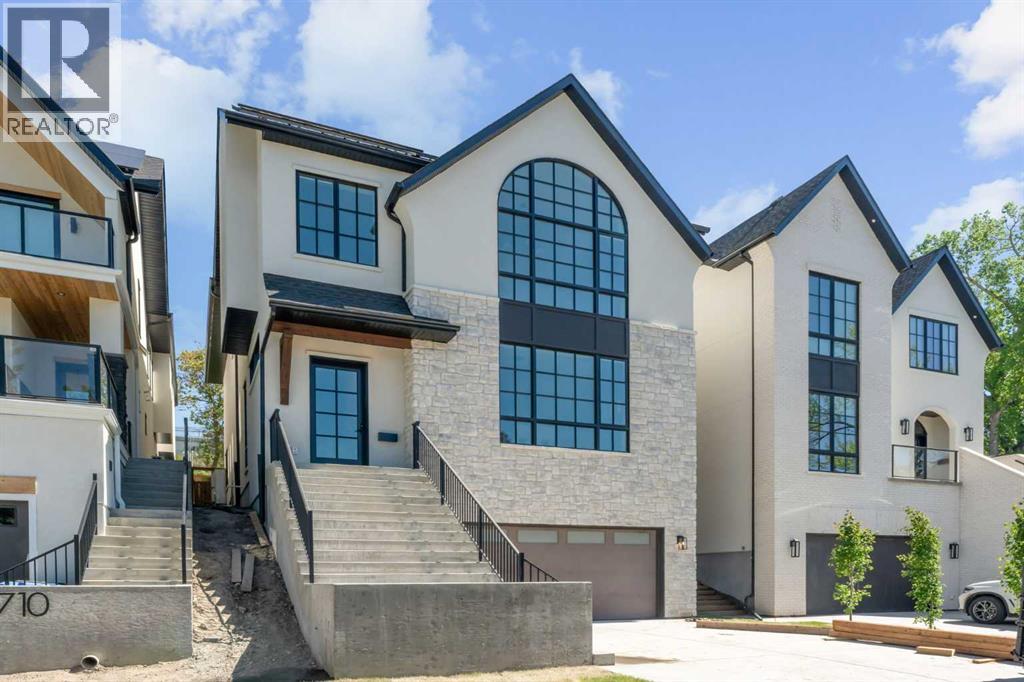 Single Family House for Sale in   Avenue NW Parkdale Calgary 