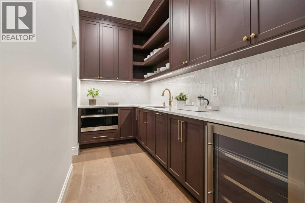 Single Family House for Sale in   Avenue NW Parkdale Calgary 