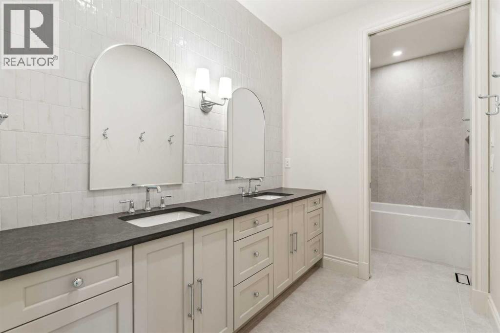 Single Family House for Sale in   Avenue NW Parkdale Calgary 