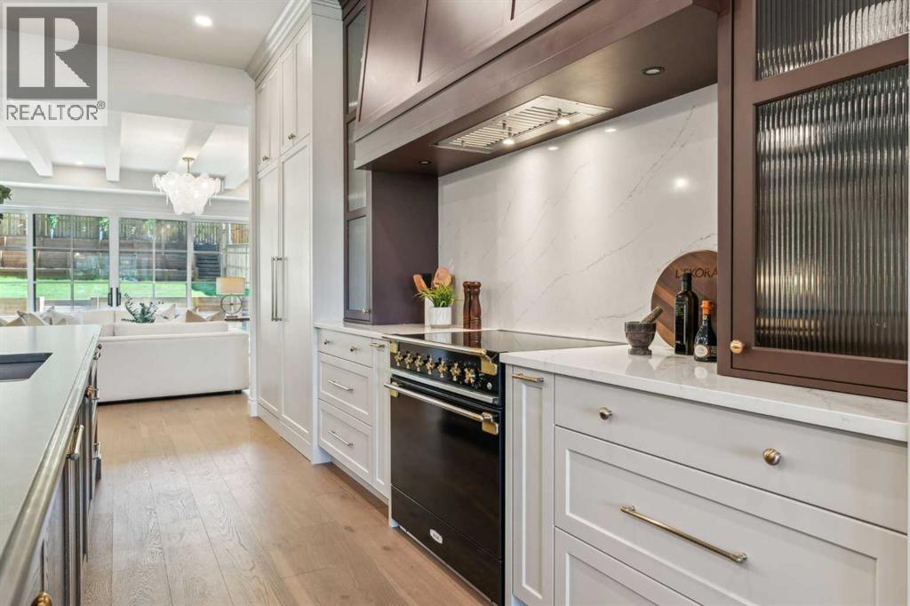 Single Family House for Sale in   Avenue NW Parkdale Calgary 