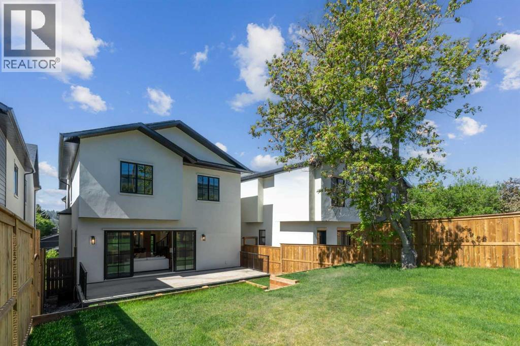 Single Family House for Sale in   Avenue NW Parkdale Calgary 