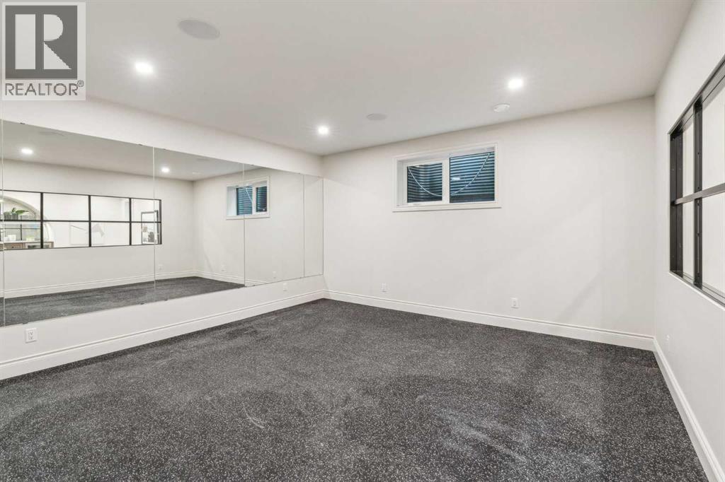 Single Family House for Sale in   Avenue NW Parkdale Calgary 