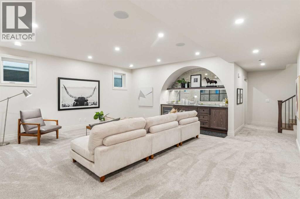 Single Family House for Sale in   Avenue NW Parkdale Calgary 