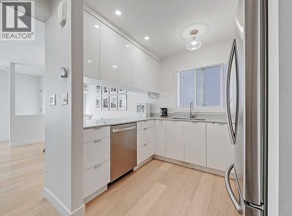 Single Family House for Sale in    Avenue SW Altadore Calgary 