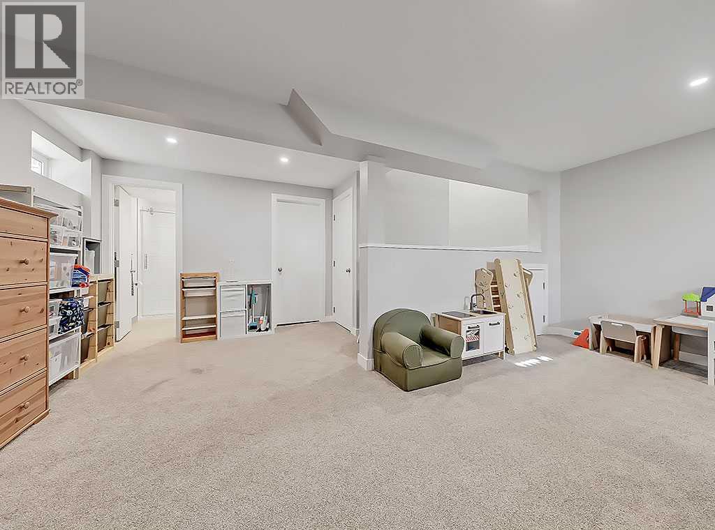 Single Family House for Sale in    Avenue SW Altadore Calgary 