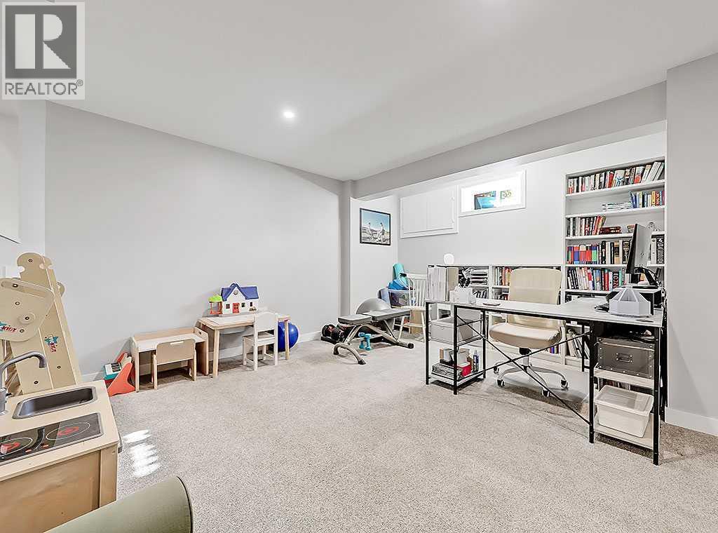 Single Family House for Sale in    Avenue SW Altadore Calgary 