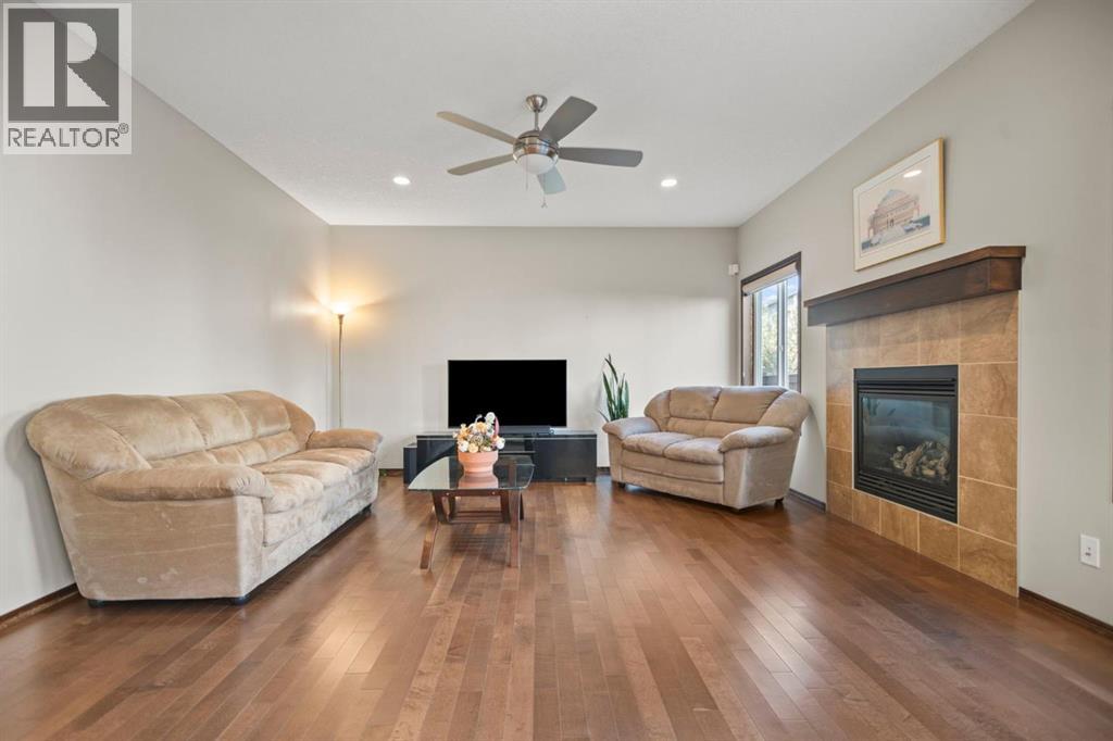 Single Family House for Sale in  Everbrook Way SW Evergreen Calgary 