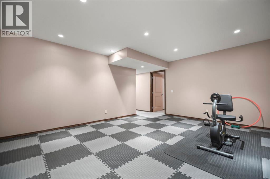 Single Family House for Sale in  Everbrook Way SW Evergreen Calgary 