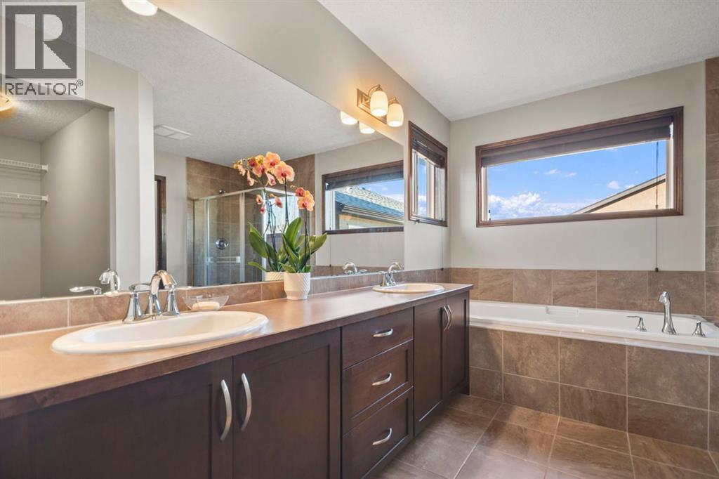 Single Family House for Sale in  Everbrook Way SW Evergreen Calgary 