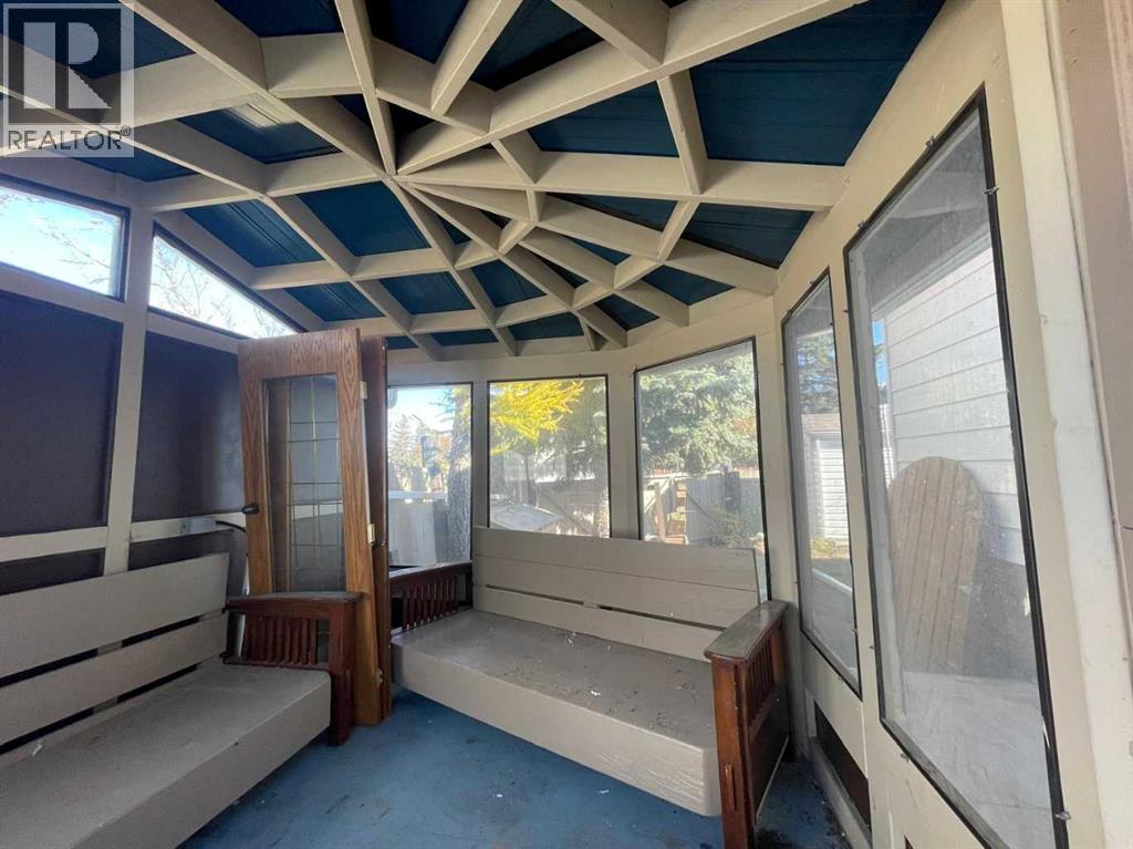 Single Family House Bungalow for Sale in  Doverthorn Road SE Dover Calgary 