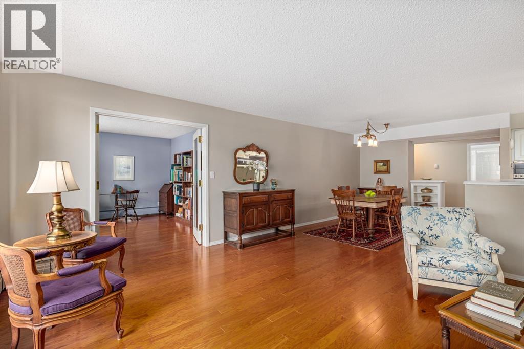 Single Family House for Sale in    Avenue SW Lower Mount Royal Calgary 