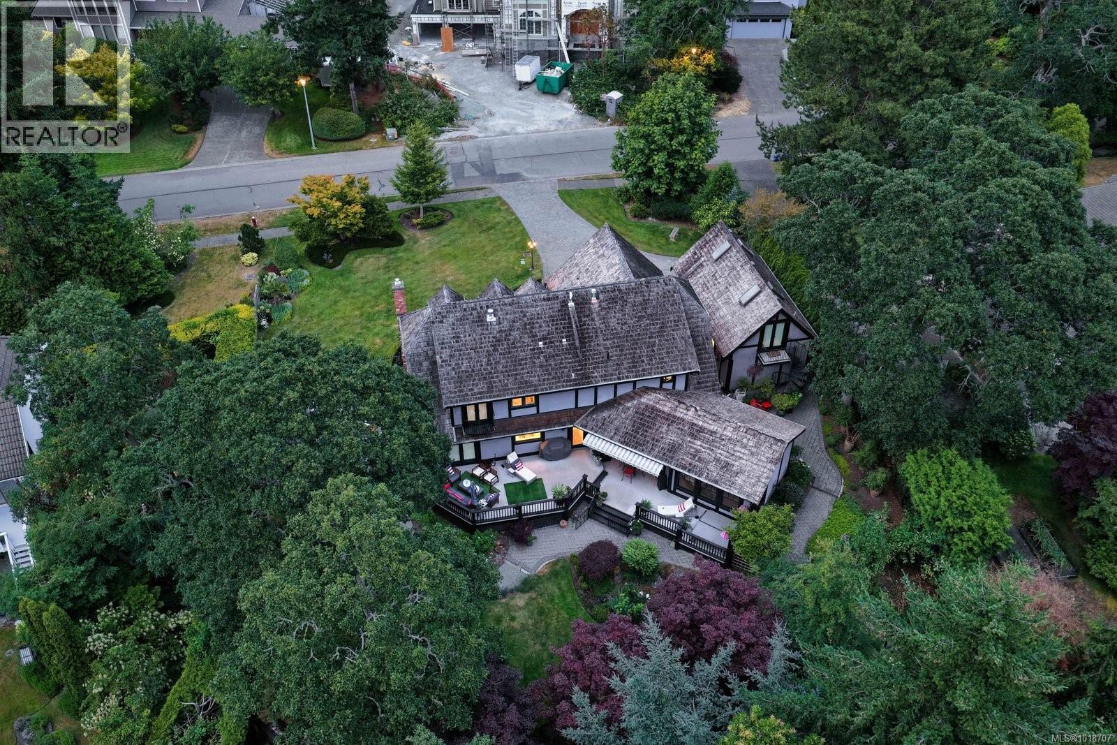  2773 Arbutus Road, Saanich