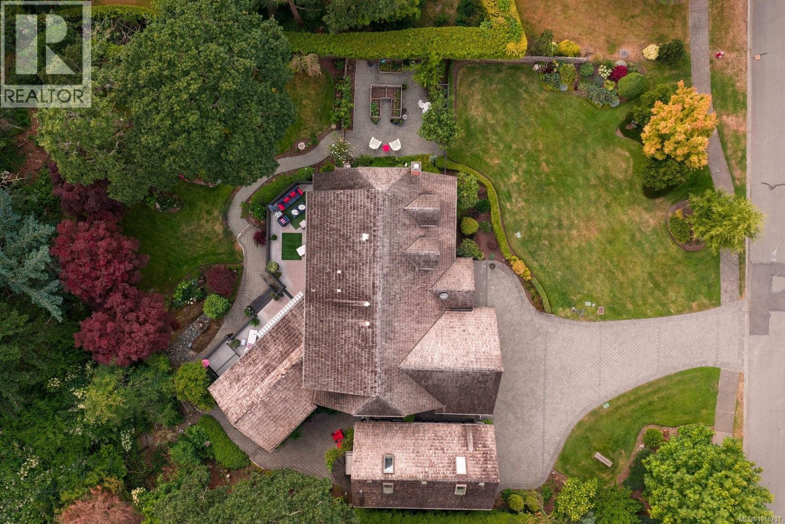  2773 Arbutus Road, Saanich