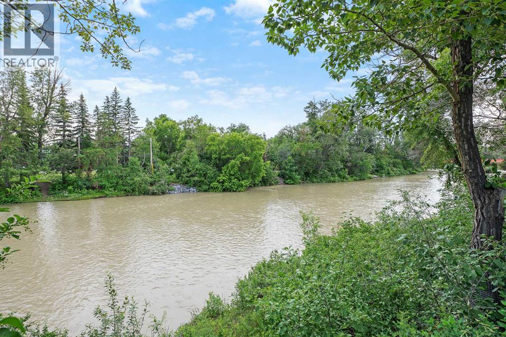 Single Family House for Sale in    Avenue SW Mission Calgary 