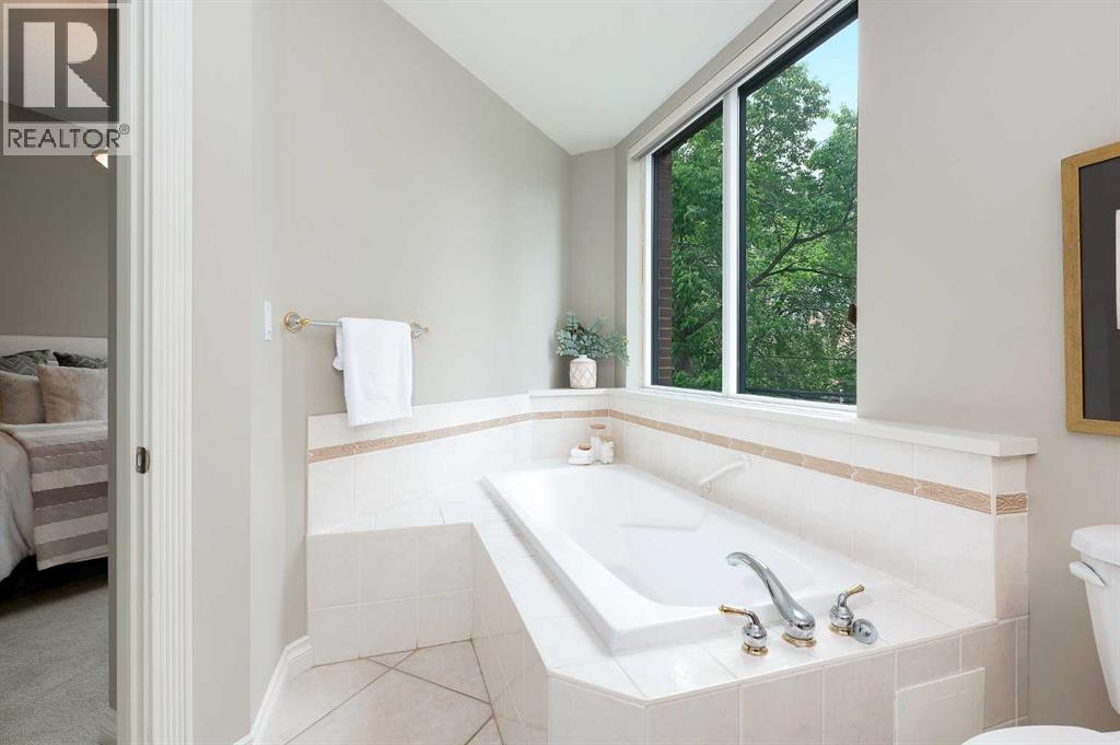 Single Family House for Sale in    Avenue SW Mission Calgary 