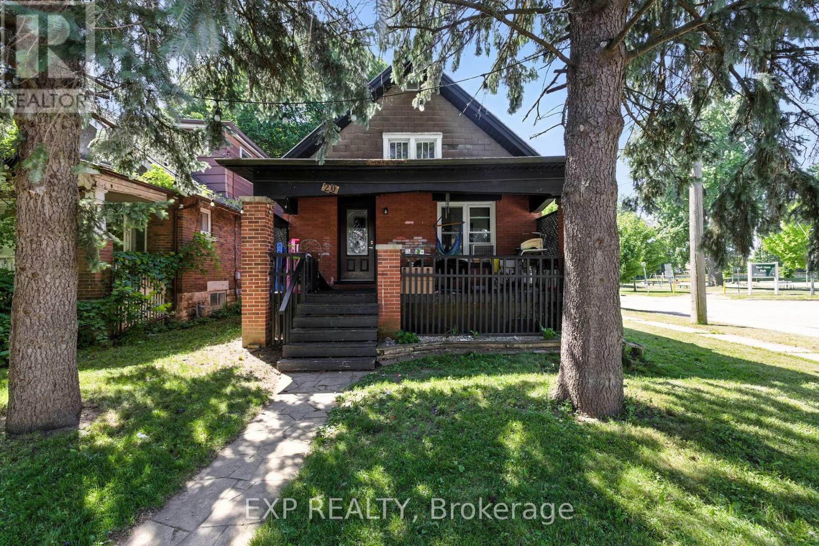 20 BARRINGTON AVENUE - 1