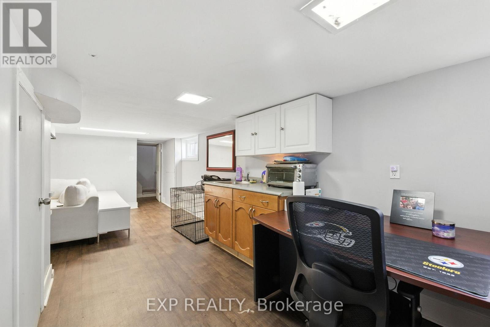 20 BARRINGTON AVENUE - 27