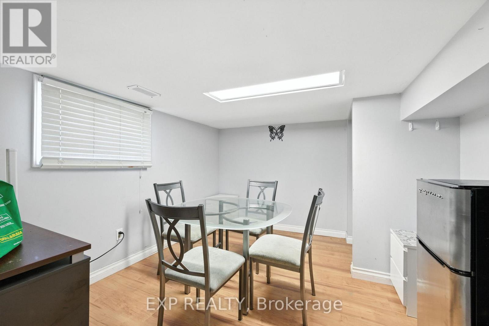 20 BARRINGTON AVENUE - 28