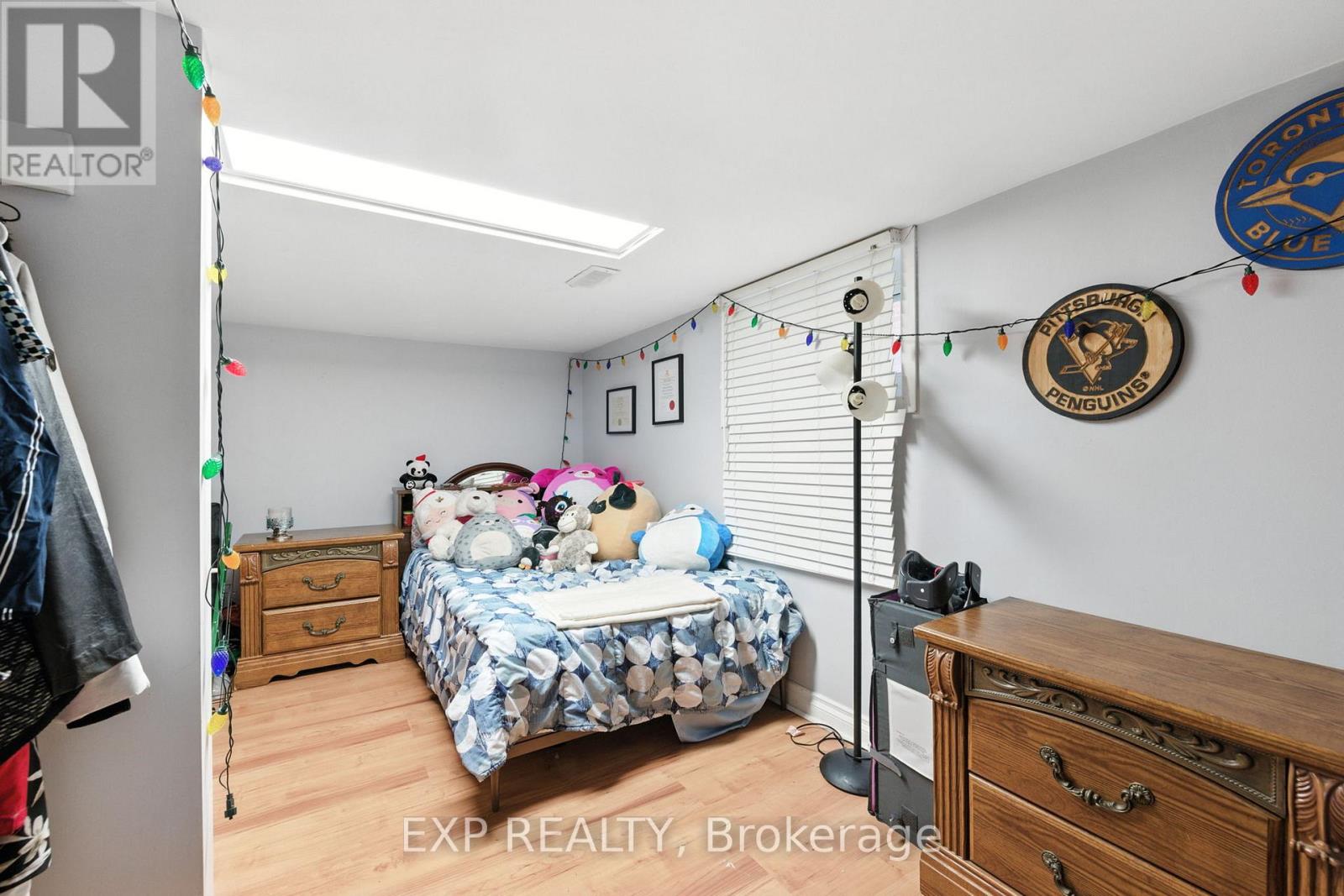 20 BARRINGTON AVENUE - 30