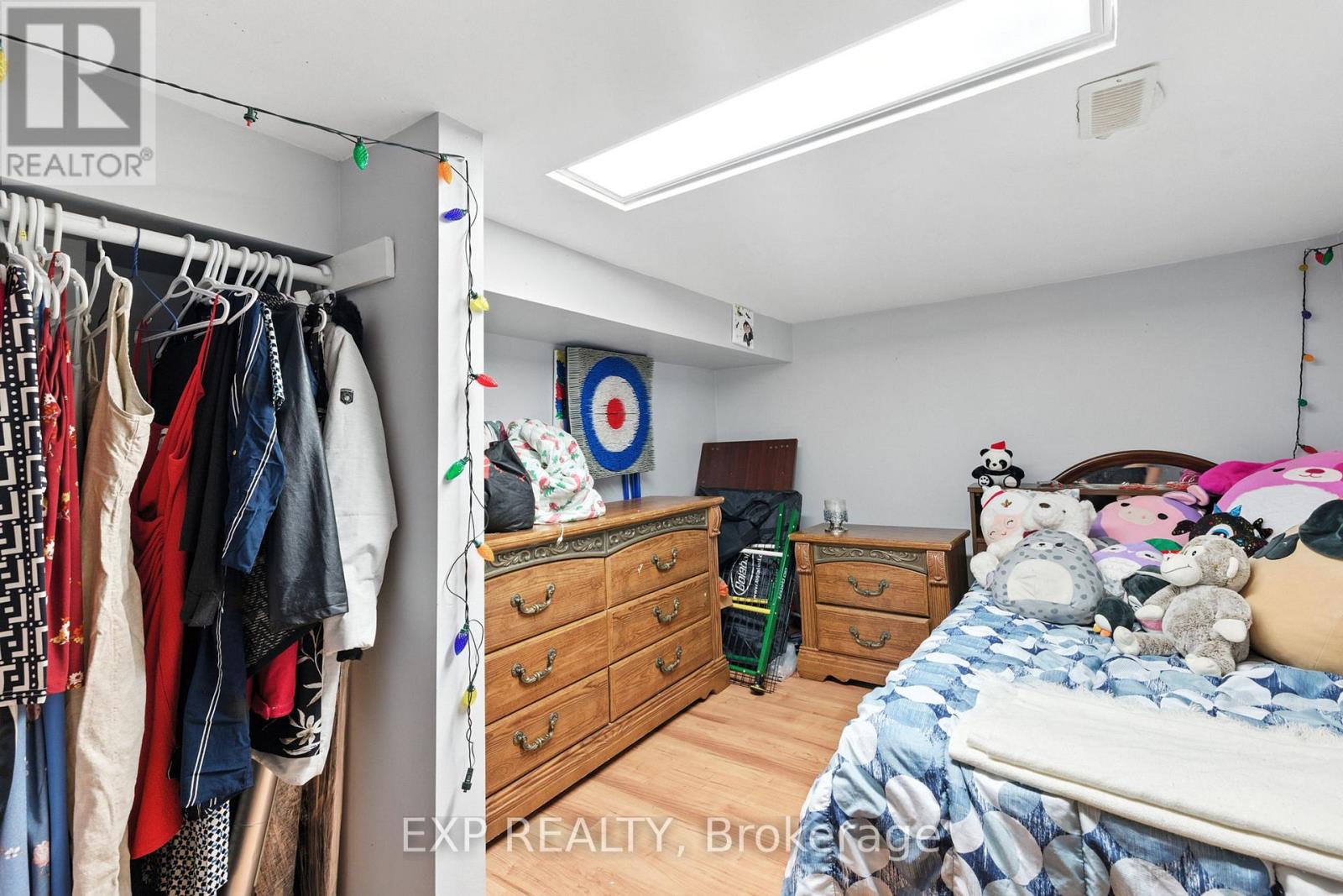 20 BARRINGTON AVENUE - 31