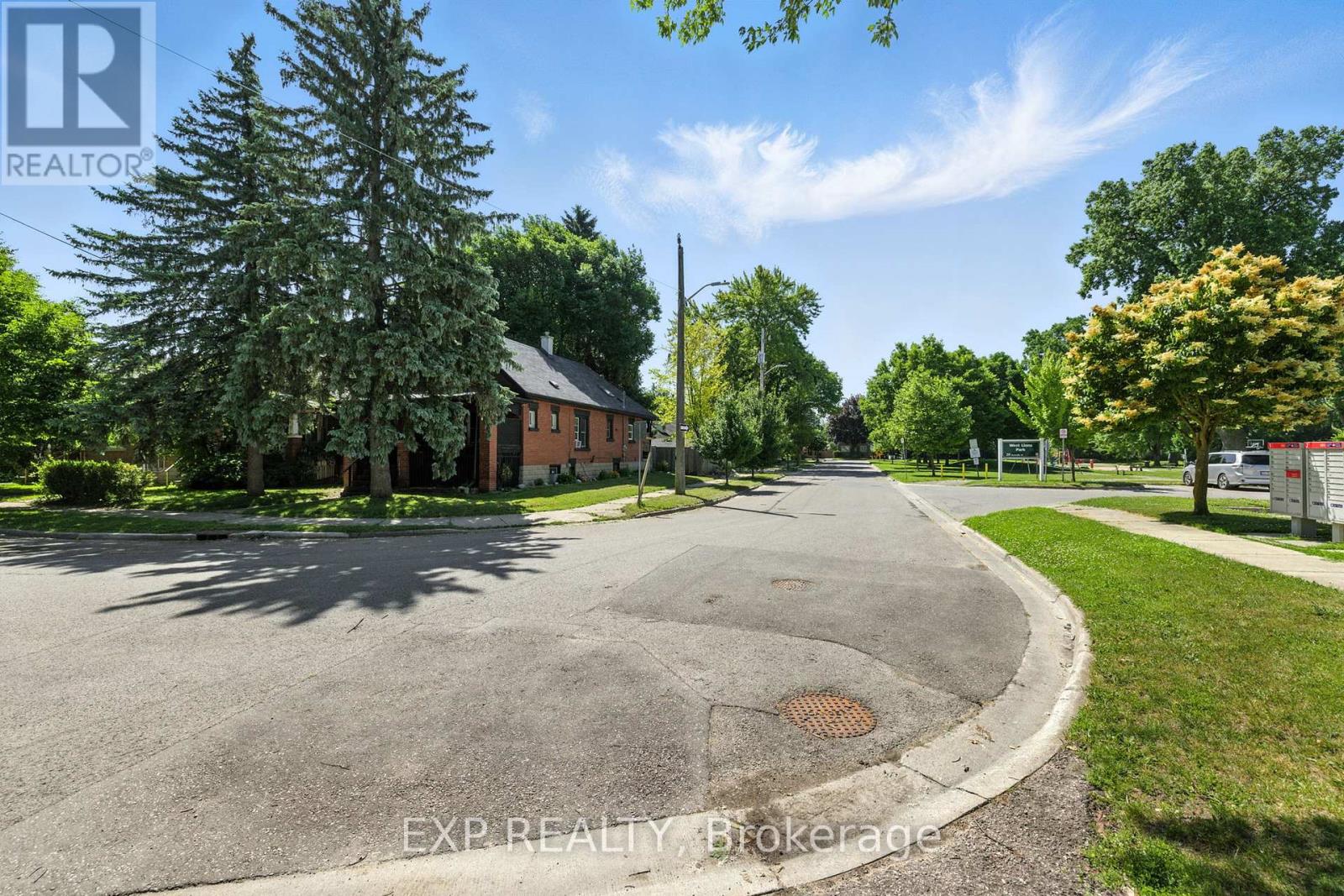 20 BARRINGTON AVENUE - 6