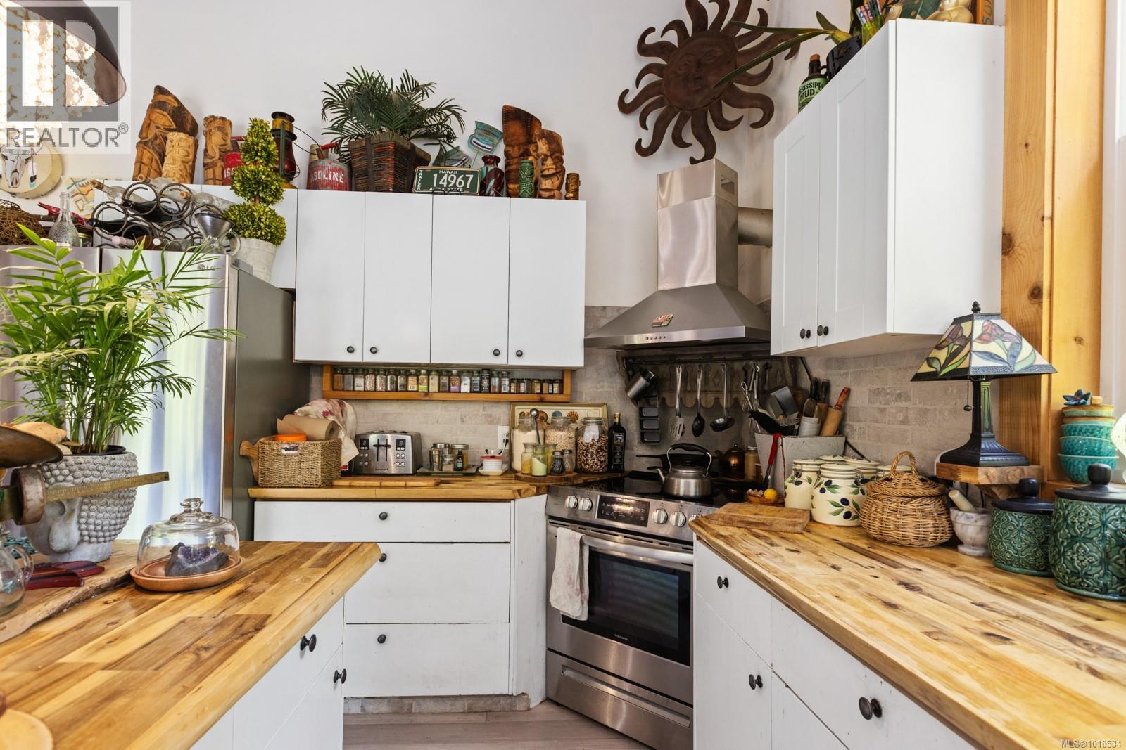  2470 North End Road, Salt Spring