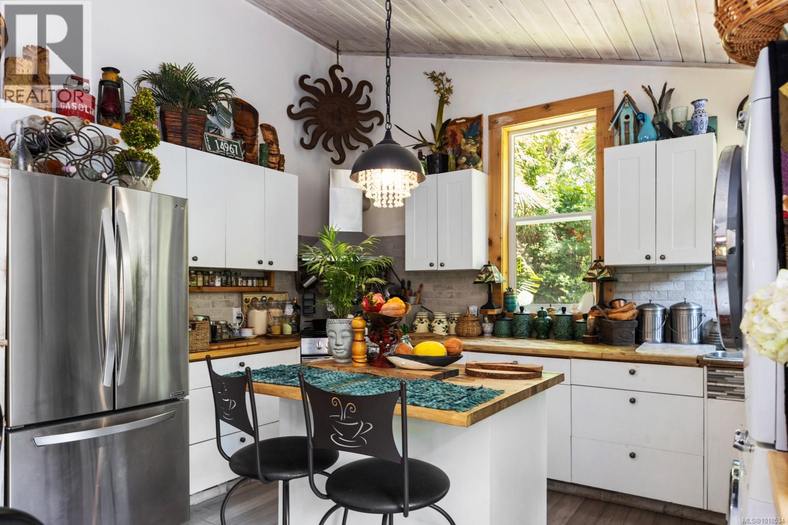  2470 North End Road, Salt Spring