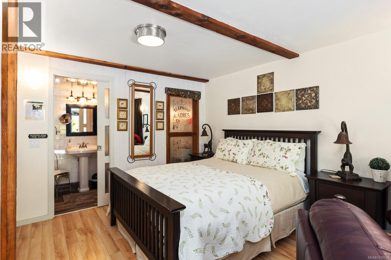  2470 North End Road, Salt Spring