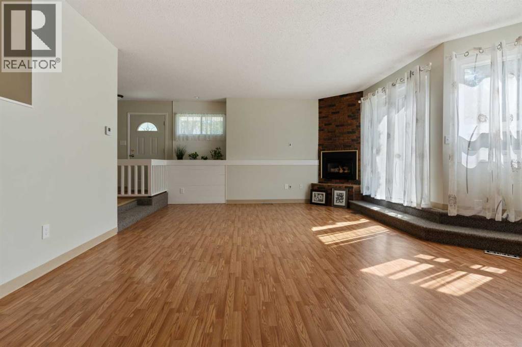 Single Family House for Sale in   Mount Pleasant Drive Mount Pleasant Camrose 